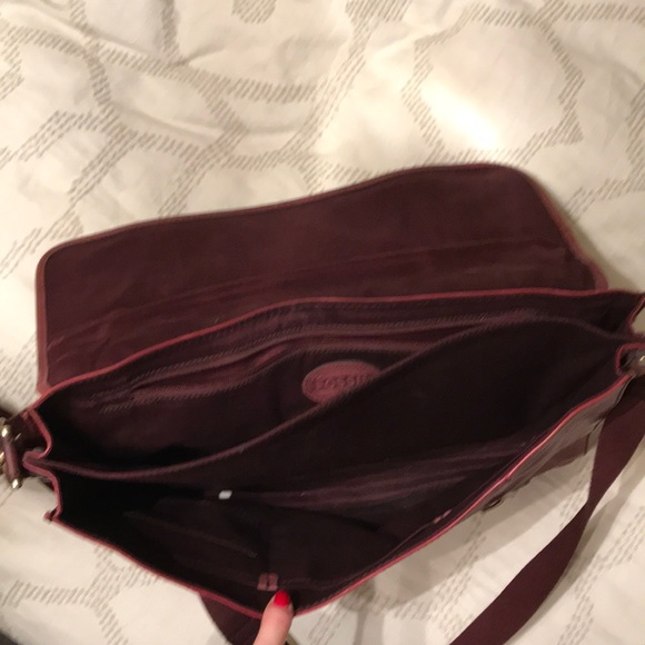 Maroon Fossil Leather briefcase (women’s) - Picture 4 of 4